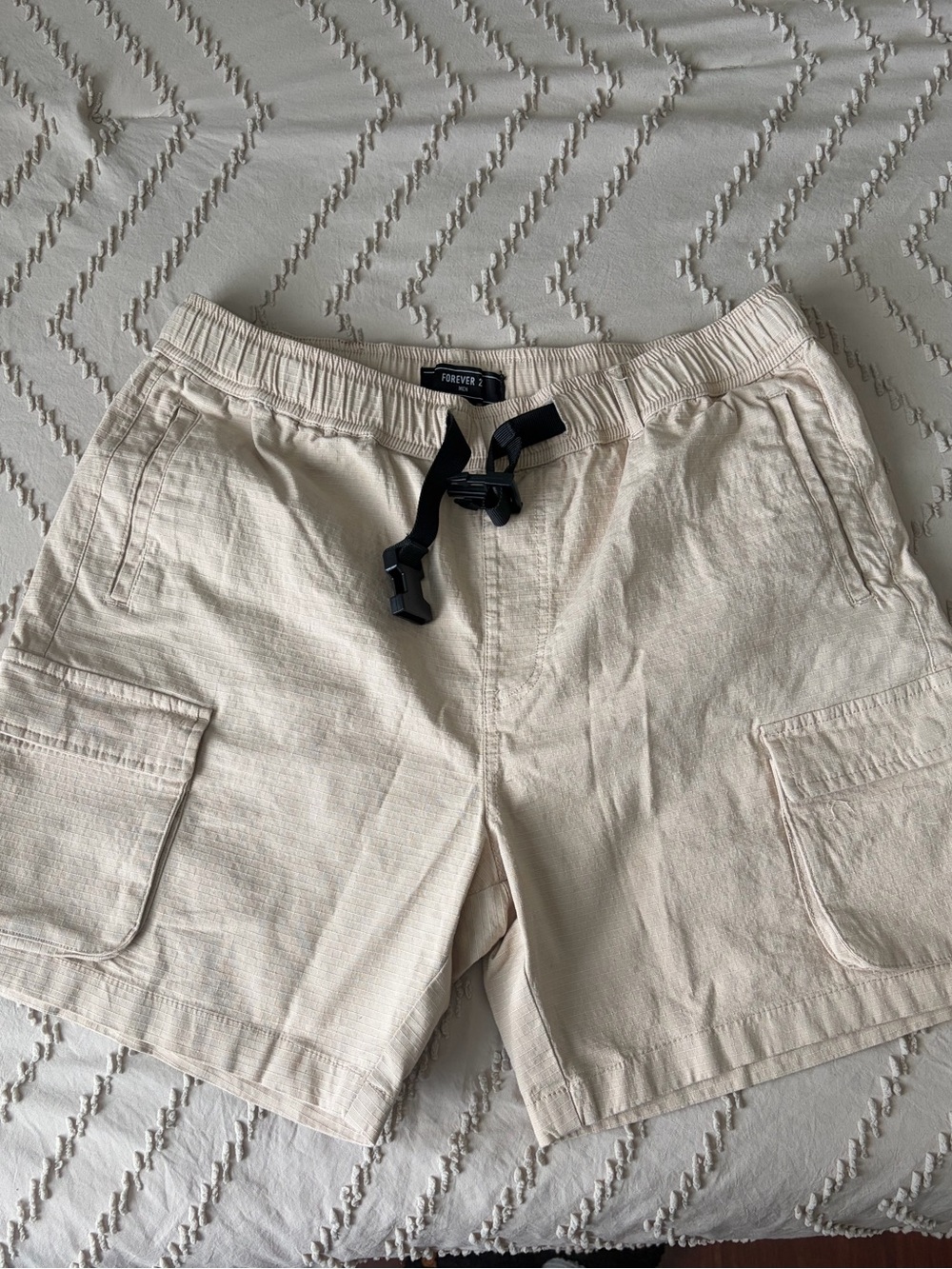 Men’s Cream Cargo Drawstring Shorts
